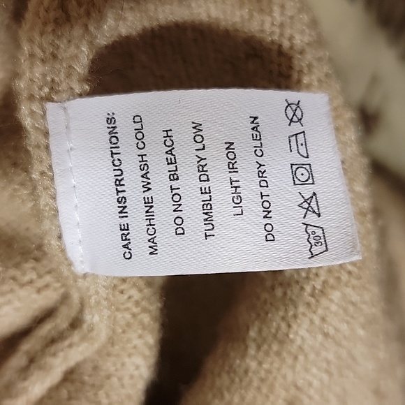 V-neck cardigan sweater - Picture 5 of 8